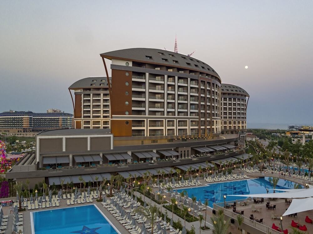 Royal Seginus Hotel 5*